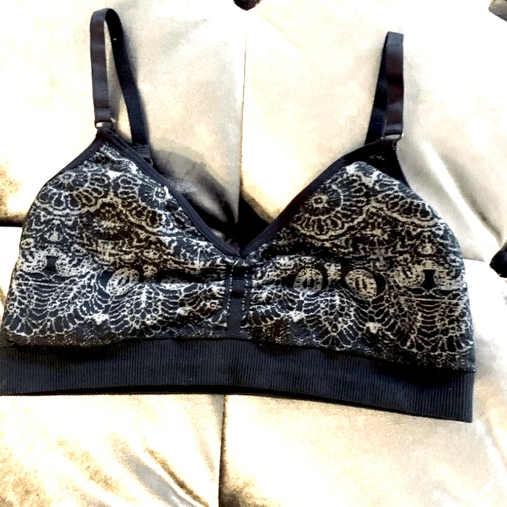 ATHLETA Bra, bralette, wireless, adjustable straps. Black | White. Small